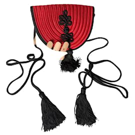 Sac à main Yves Saint Laurent en soie tissée rouge