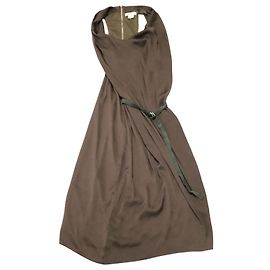 Vestido de crepé con cinturón asimétrico de Helmut Lang en poliéster marrón