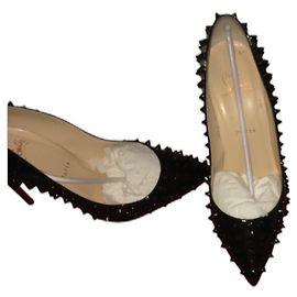 Décolleté Christian Louboutin Spikes in vernice nera