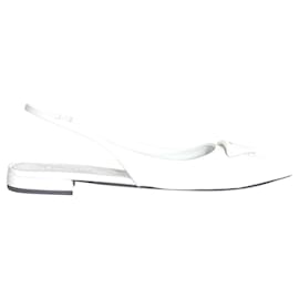 Prada Sandalen aus Lackleder weiß Größe 39