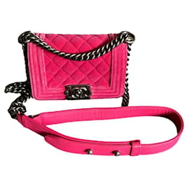 Borsa Chanel Boy Nano in velluto fucsia