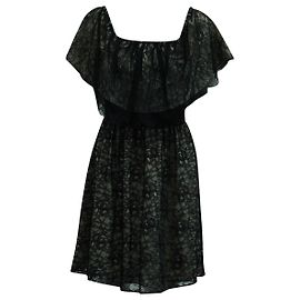 Vestido corto de encaje con hombros descubiertos en nailon negro de Alice + Olivia