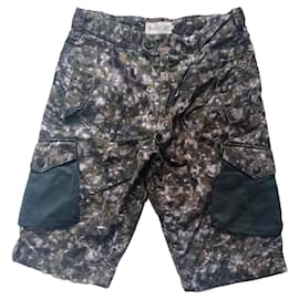 Shorts Cargo Moncler Estampa Camuflagem Verde Algodão
