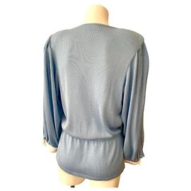 Jaqueta de tricô soberba 80s Nina Ricci 38 malha azul céu e algodão, branco, dourado