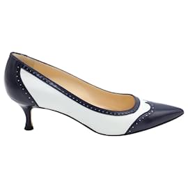 Manolo Blahnik Ancor zweifarbige Spectator-Pumps aus marineblauem Leder