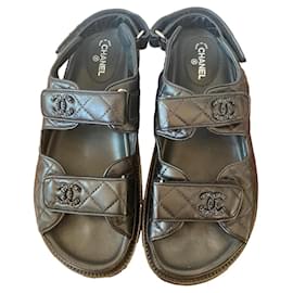 Sandali Chanel in pelle d'agnello neri