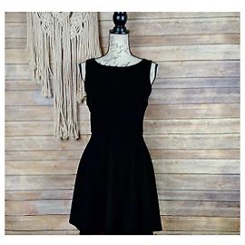 Alice + Olivia Betsy Fit & Flare Kleid Schwarz