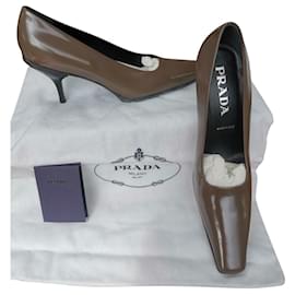 Prada Absatzschuhe aus braunem Leder Größe 38