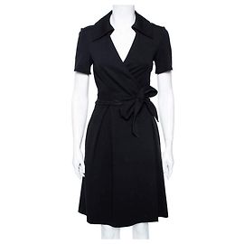 Diane Von Furstenberg DvF Schwarzes, gestricktes Hutton-Wickelkleid mit kurzen Ärmeln Vintage