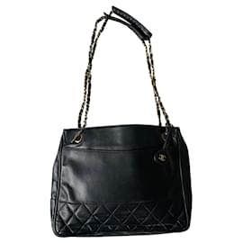 Borsa a spalla Chanel in pelle nera