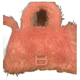 Borsa a mano Balenciaga Hourglass in pelliccia rosa