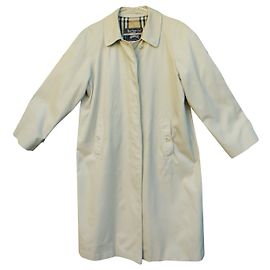 gabardina Burberry vintage con defecto de talla 40