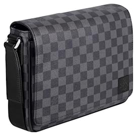 Louis Vuitton LV District PM nouveau modèle