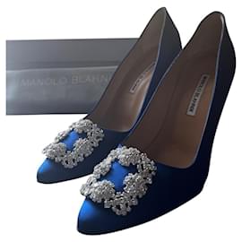Manolo Blahnik Pumps aus Leder und Seide Blau Größe 38
