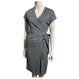 Diane Von Furstenberg Smaragdgrünes Wickelkleid Sascha aus DvF-Seide mit Flügelärmeln