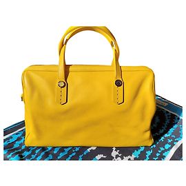 Borsa a mano Bulgari Foundation gialla in pelle