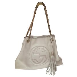 Borsa tote Gucci Soho in pelle martellata bianca