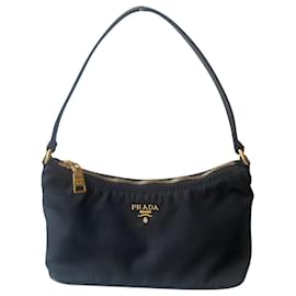 Borsa a mano Prada in nylon nero
