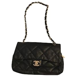 Borsa Chanel Jumbo in pelle d'agnello nera