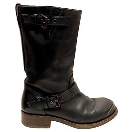 Bottega Veneta Botas moteras con hebilla y forro intrecciado