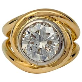 inconnue Ineinander verschlungener Ring aus zweifarbigem Gold, Diamant 2,78 Karat.