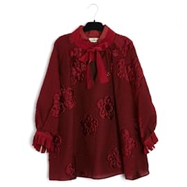 Fendi Bluse aus burgunderroter Cloqué-Wolle Größe 38