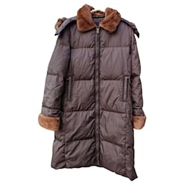 Chaqueta de Plumas Weekend Max Mara Capucha de Pelo de Conejo Marrón Oscuro