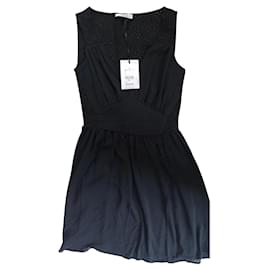 Vestido corto negro sin mangas con encaje Zapa
