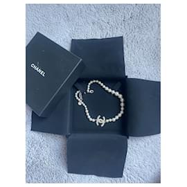 Collana Chanel in perle bianca
