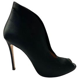 Gianvito Rossi Vamp Peep Toe Heels in raso nero