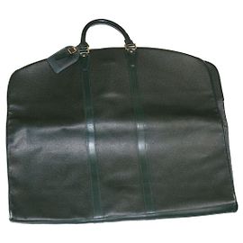 LOUIS VUITTON Taiga Kleiderschutz Kleiderschutz Grün M30134 LV Auth am129G