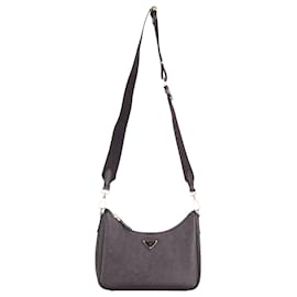 Riedizione Prada 2005 Borsa a Spalla in Pelle Saffiano Nera