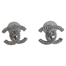 Orecchini Chanel CC Argentati in Metallo