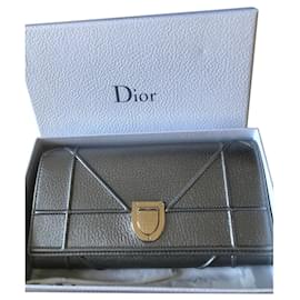 Pochette Dior in pelle con catena