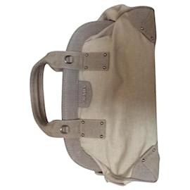 Bolsa Prada Doctor em couro cinza