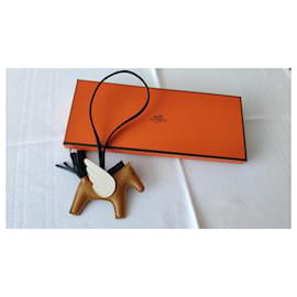 HERMES ACCESSOIRE DE SAC RODEO PM PEGASE AGNEALI MILO -VEAU - Hermès