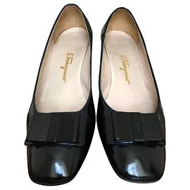 Salvatore Ferragamo Vara Lackschuhe schwarz