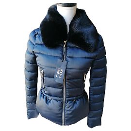 Chaqueta acolchada CAROLL de raso azul marino con cuello de pelo desmontable