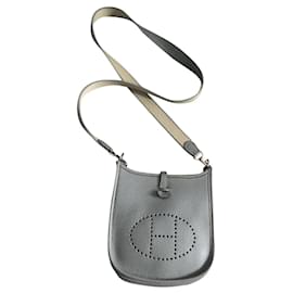 Borsa a mano Hermès Evelyne 16 Blu in Pelle