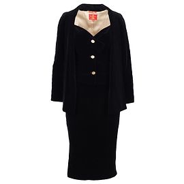 Vivienne Westwood traje de terciopelo negro etiqueta roja