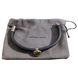 Bottega Veneta Lederarmband in Schwarz und Gold