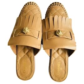 Mule Chanel in pelle trapuntata beige