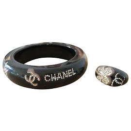 Set Chanel Bracciale e Anello in Resina Nero Argentato