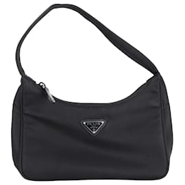 Riedizione Prada 2005 Mini Bag Re-Nylon in Nylon Nero