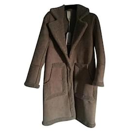 Autre Marque Abrigo AF Beige de Piel Sintética con Detalle de Lobo