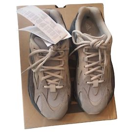 Sneakers Yeezy 700 V2 Tephra Beige in Cotone