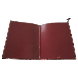 Hermès Protettore settimanale in pelle bordeaux.