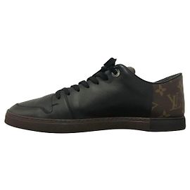 Sneakers Louis Vuitton in pelle nera