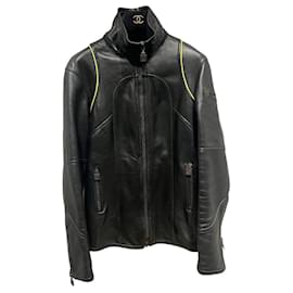 Chanel Jacke aus schwarzem Lammfell Größe 38