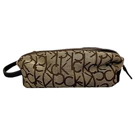 Calvin Klein borse, portafogli, casi
